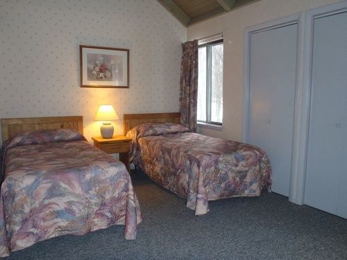 Eagle Village Resort Bushkill Exterior photo